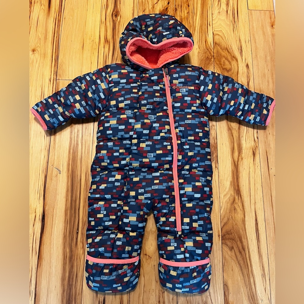 Columbia Bunting SnowSuit: 6-12 months